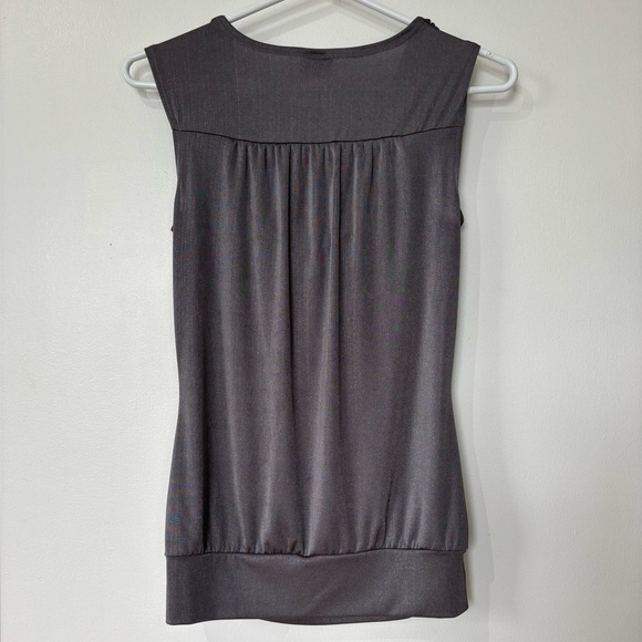 🎉4/30$🎉 Suzy Shier Drape Cowl Neck Top - Size Small - Picture 4 of 4